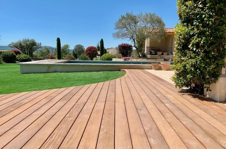 Pose de cloture a Sevrier – Construction de terrasse à Saint Jorioz – Entretien de jardin à Sévrier – Taille de haies Saint Jorioz